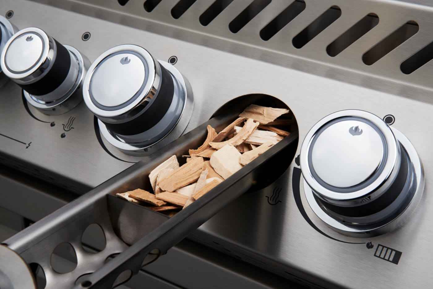 Patio Elegance Gas Grill with Infrared Rear Burner - Prestige PRO™ 665